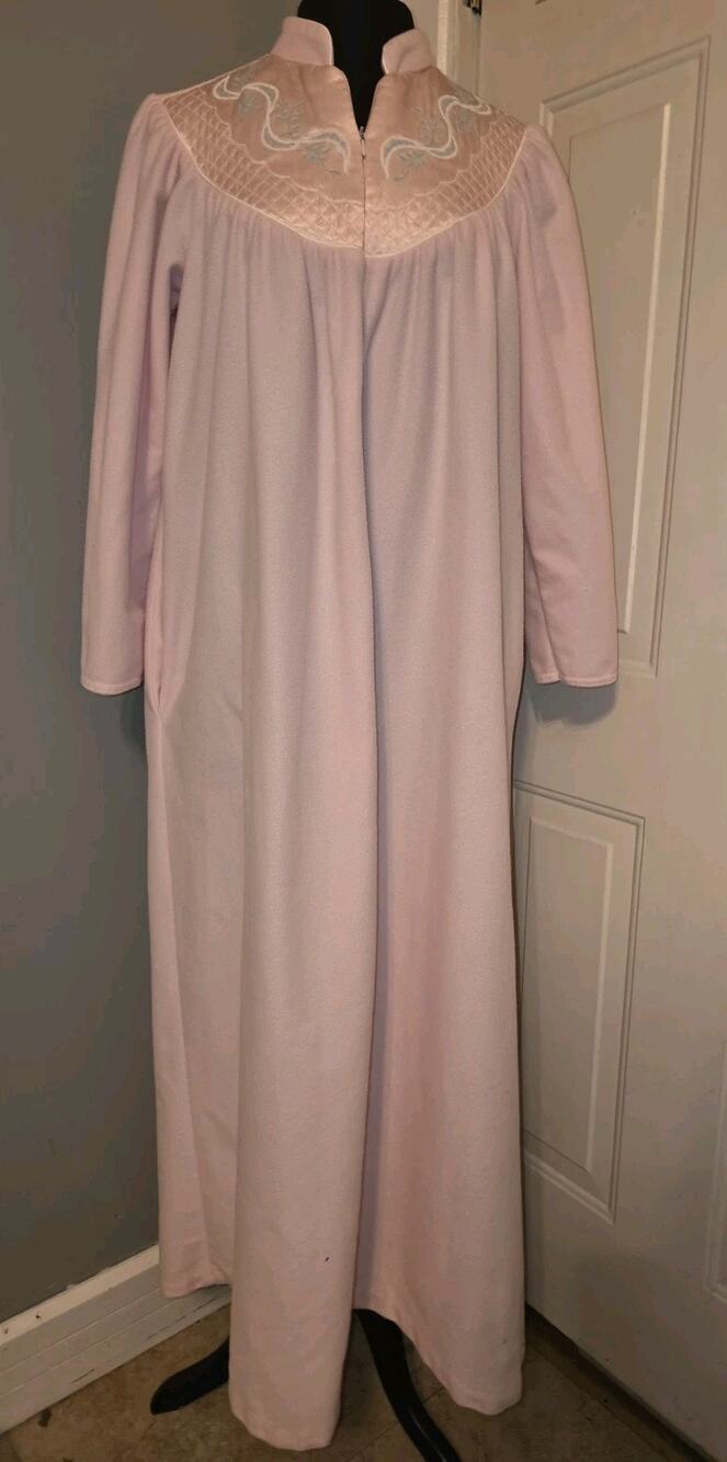 Vintage Appel Nightgown House Dress Pink Embroidered Satin Neck Trad Wife M USA